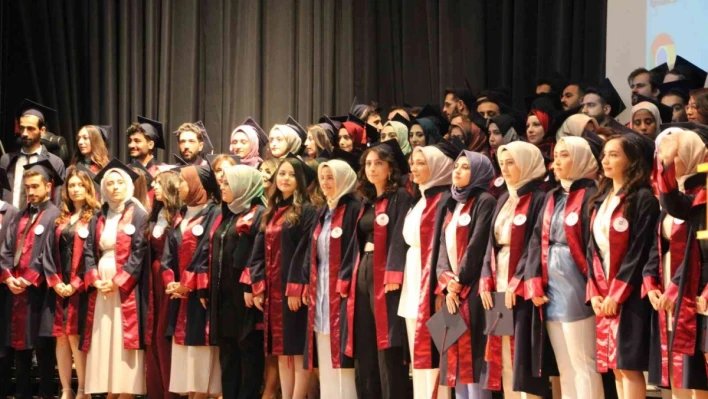 Fırat Üniversitesi 34. dönem tıp mezunlarını uğurladı
