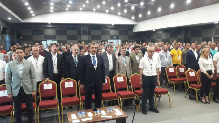 Elazığ ASKF'de Mustafa Gür güven tazeledi
