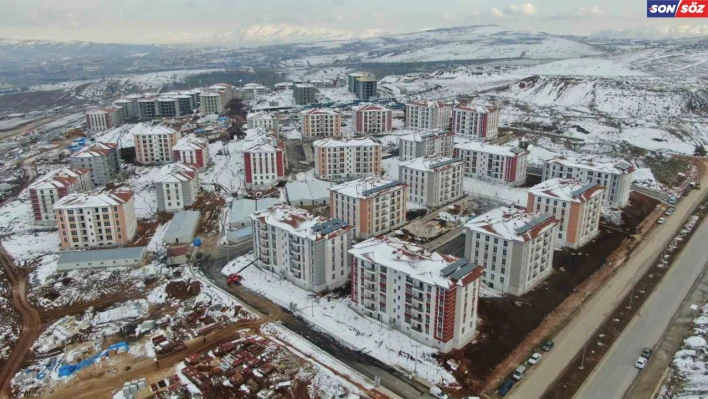 Asrın felaketinde evlerini kaybeden depremzedeler, yeni evlerine kavuşmaya çok yakın