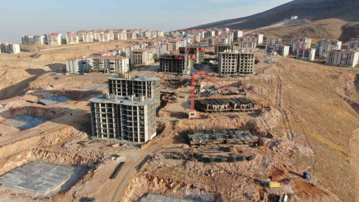 Elazığ'da 608 konutun yapımı hızla devam ediyor