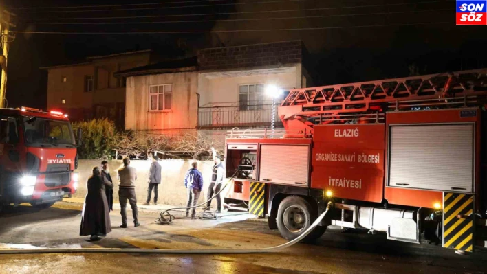 Elazığ'da çatı yangını