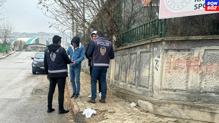 Elazığ'da okul önü denetimleri  sürüyor