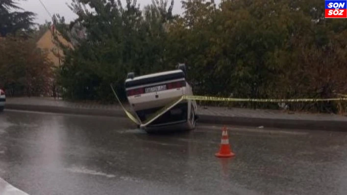 Elazığ'da otomobil ters döndü: 1 yaralı