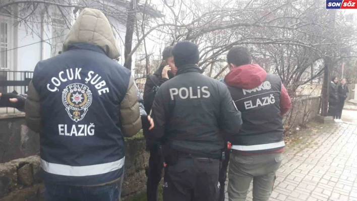 Elazığ'da polis ekipleri okul önlerinde kuş uçurtmuyor