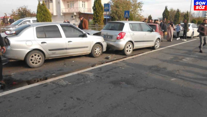 Elazığ'da zincirleme kaza: 5 araç hasar aldı