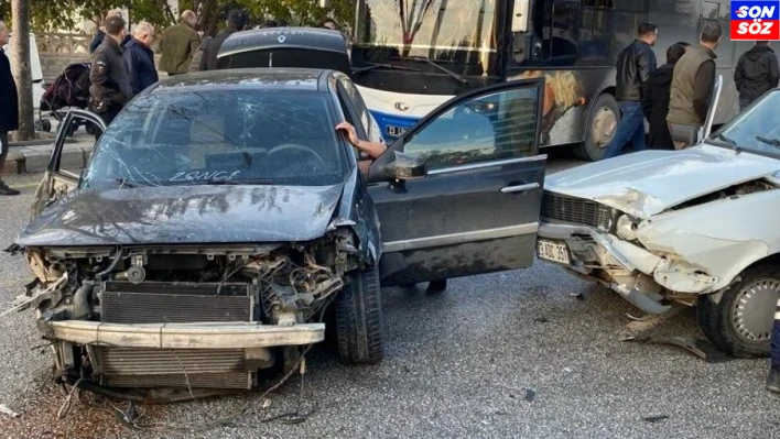 Elazığ'da zincirleme trafik kazası: 3 yaralı