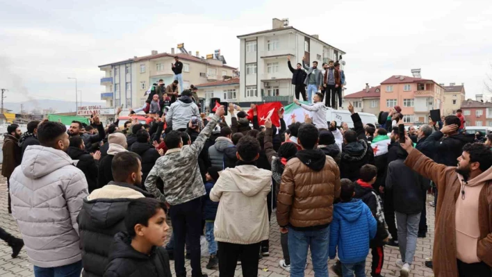 Elazığ'daki Suriyeliler Esed'in gidişini coşkuyla kutladı