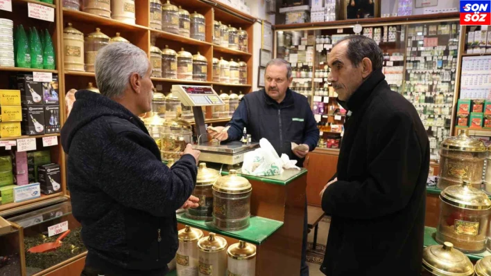 Geçmeyen girip  ve nezle için vatandaşlar aktarcılara akın etti