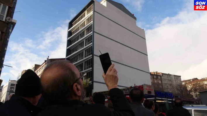 Vatandaşlar, intihar girişimini film gibi izleyip canlı yayın açtı