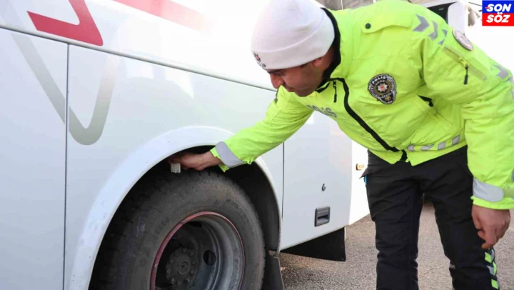 Elazığ'da kış lastiği denetimleri sürüyor