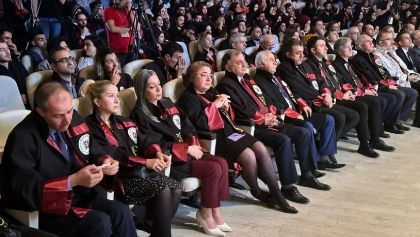 Elazığ'daki mezuniyet töreninde gözyaşları sel oldu