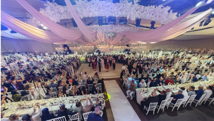 Açık Ailesinden Görkemli Düğün