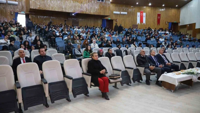 FÜ'de 'Bağımlılık ve Bağımlılıkla Mücadele' paneli düzenlendi