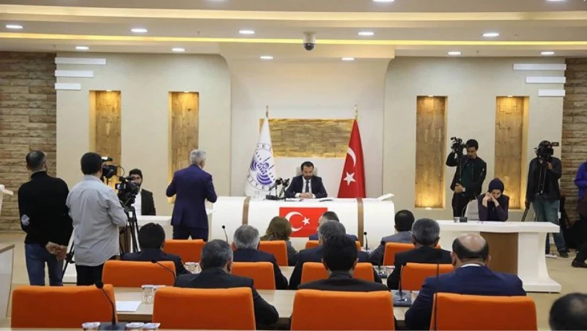 Geri Adım Atacak mı?
